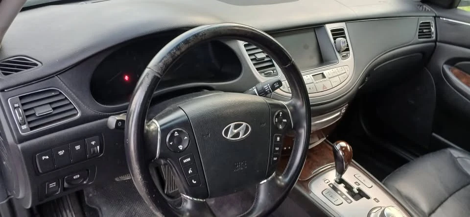 2011 Hyundai Genesis - Image 6 of 7