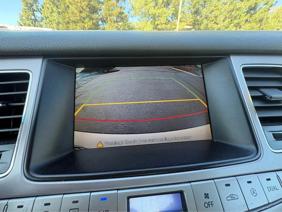 2011 Hyundai Genesis - Image 16 of 20