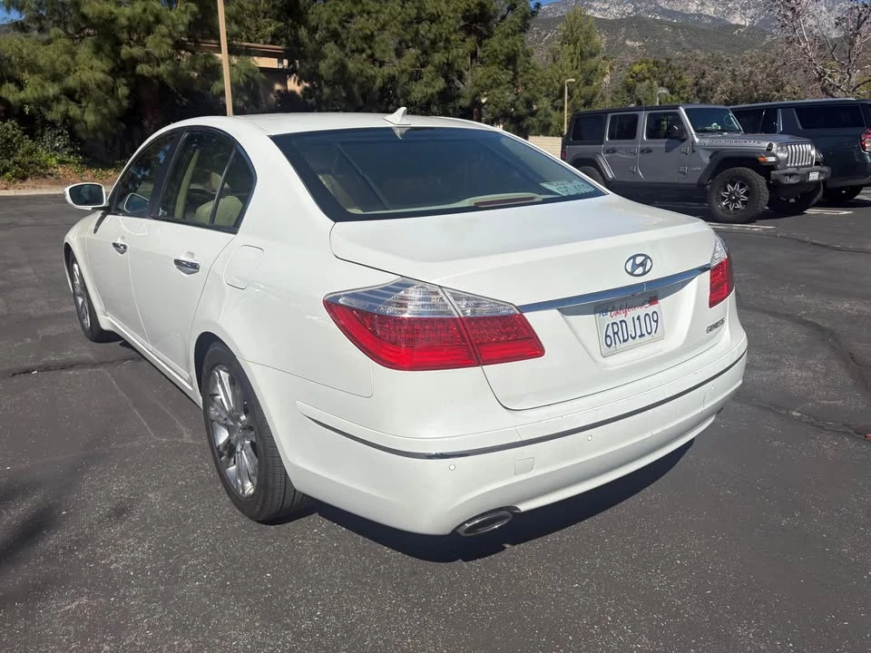 2011 Hyundai Genesis - Image 3 of 20