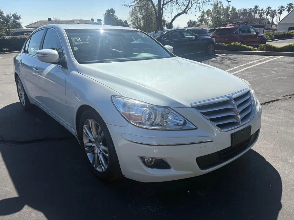 2011 Hyundai Genesis - Image 2 of 20