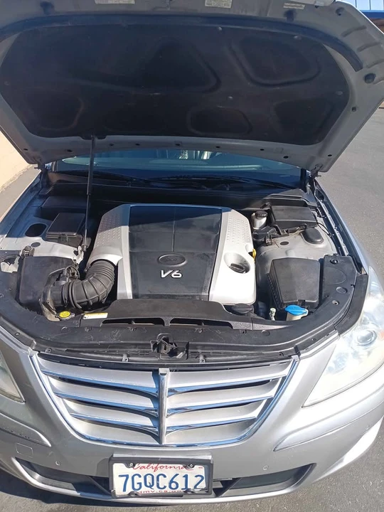 2011 Hyundai Genesis - Image 3 of 3