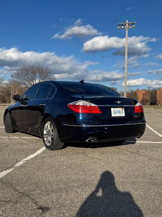 2011 Hyundai Genesis - Image 5 of 12