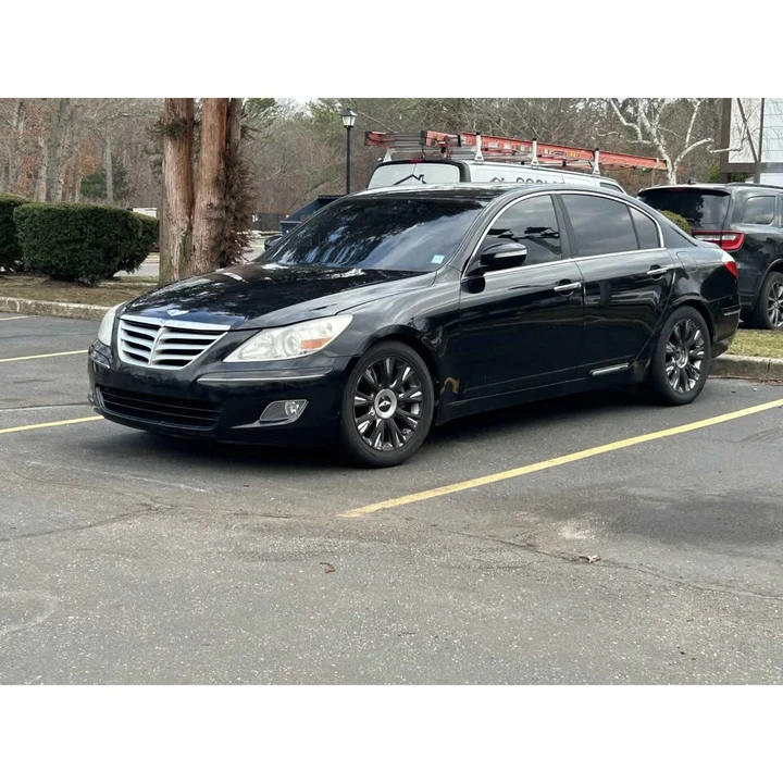 2011 Hyundai Genesis - Image 2 of 10