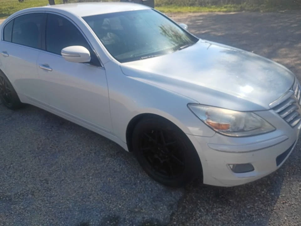 2011 Hyundai Genesis - Image 6 of 14