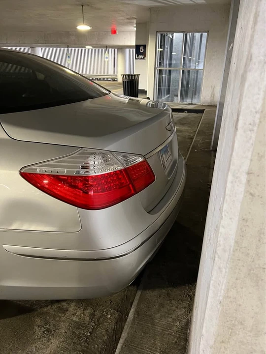 2011 Hyundai Genesis - Image 6 of 9