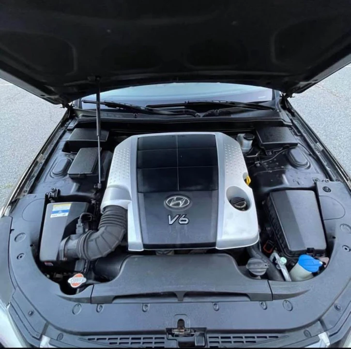 2011 Hyundai Genesis - Image 7 of 7