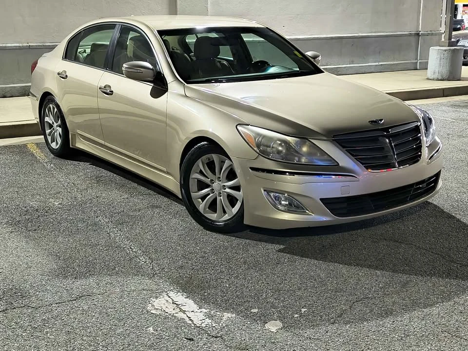 2011 Hyundai Genesis - Image 2 of 10