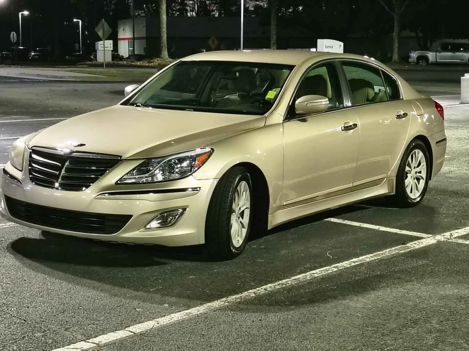 2011 Hyundai Genesis - Image 4 of 10