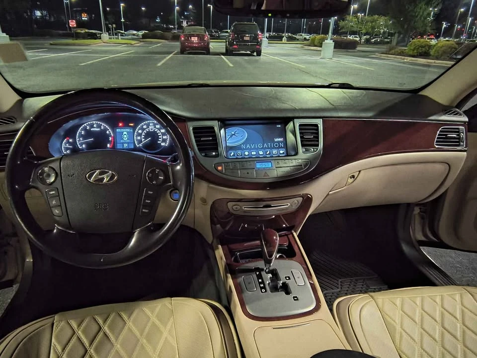 2011 Hyundai Genesis - Image 9 of 9