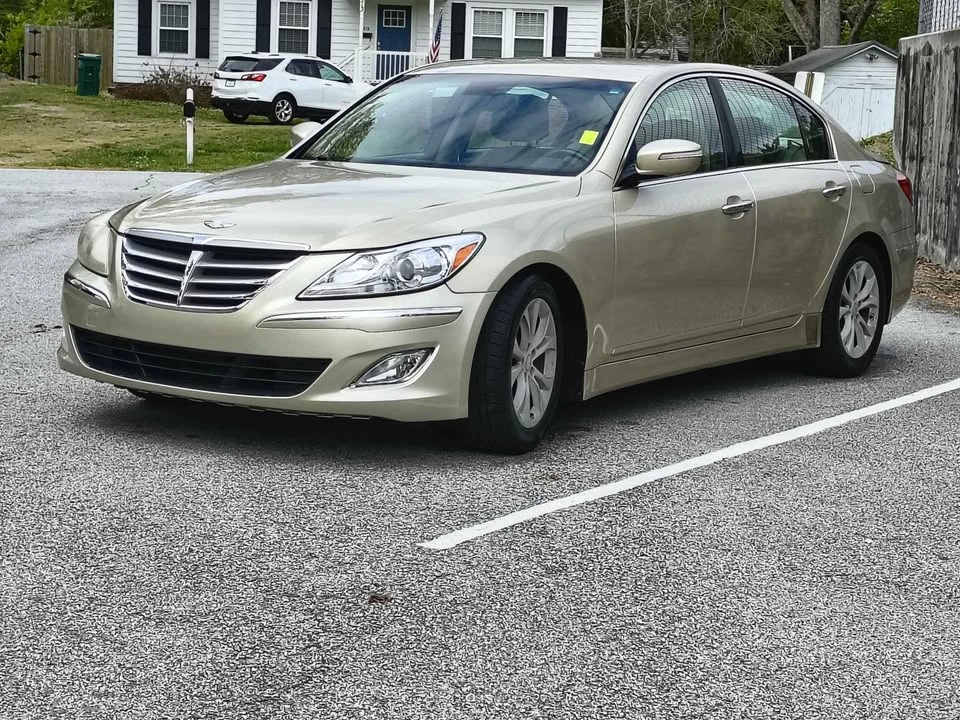 2011 Hyundai Genesis - Image 5 of 9