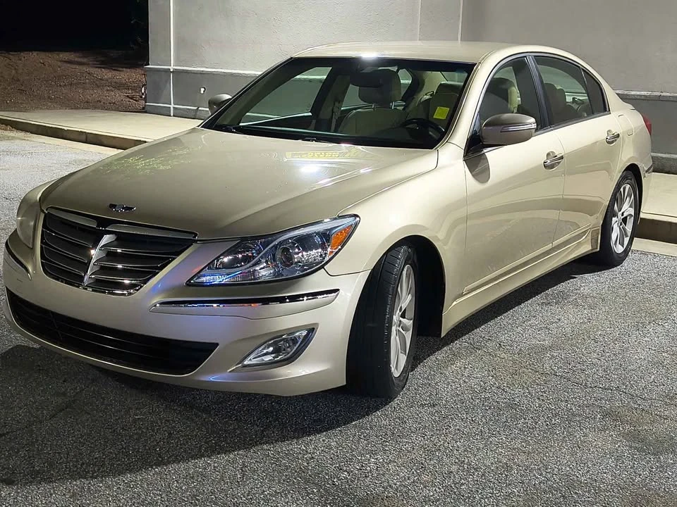 2011 Hyundai Genesis - Image 3 of 10
