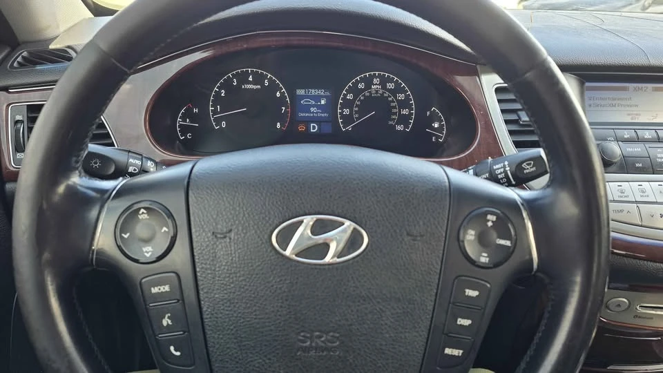 2011 Hyundai Genesis - Image 7 of 15