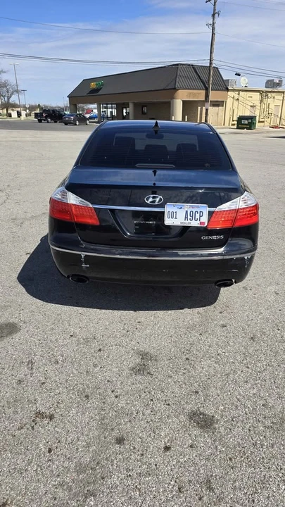 2011 Hyundai Genesis - Image 5 of 15