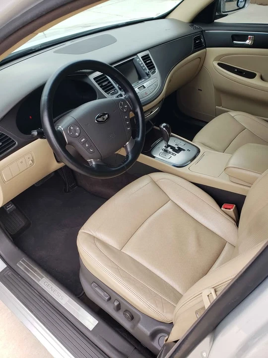 2011 Hyundai Genesis - Image 7 of 9