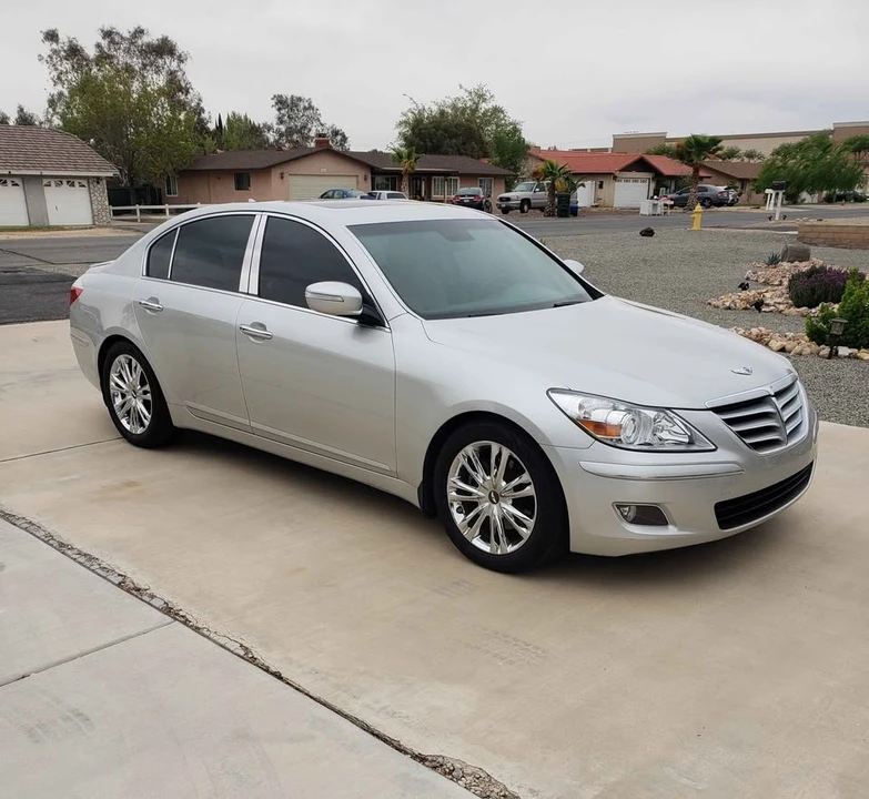 2011 Hyundai Genesis - Image 2 of 9