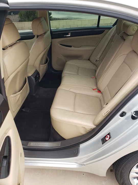 2011 Hyundai Genesis - Image 6 of 9