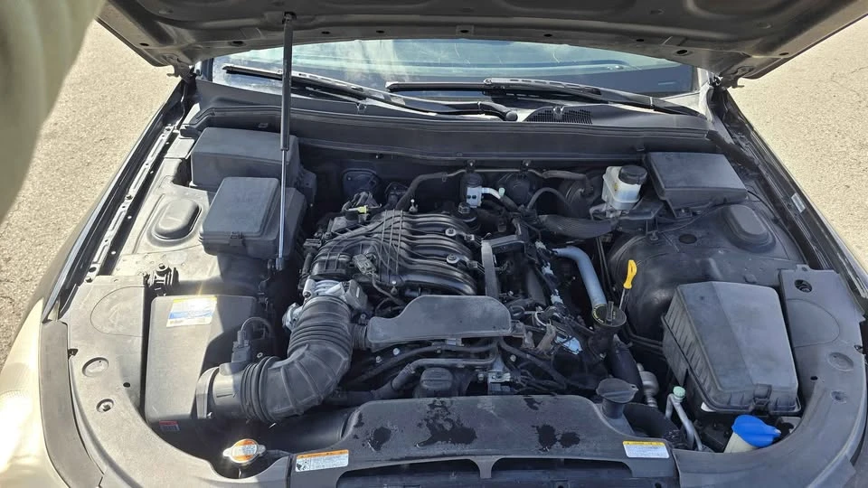 2011 Hyundai Genesis - Image 13 of 15