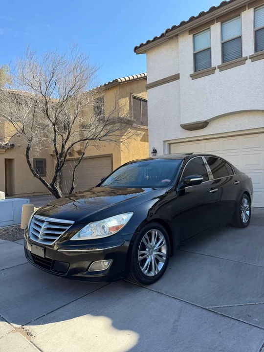 2011 Hyundai Genesis - Image 2 of 20