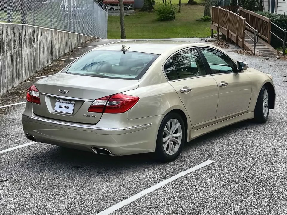 2011 Hyundai Genesis - Image 2 of 9