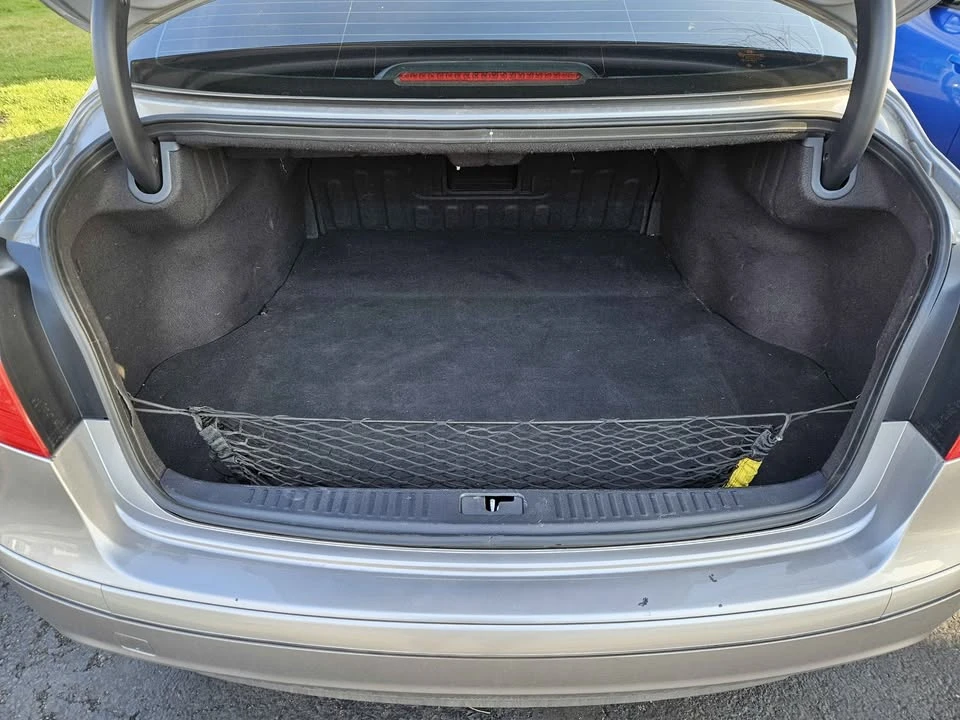 2011 Hyundai Genesis - Image 5 of 12