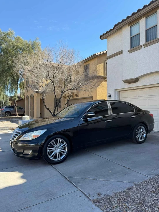 2011 Hyundai Genesis - Image 18 of 20