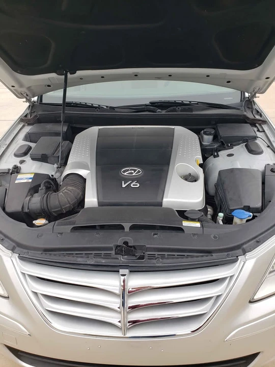 2011 Hyundai Genesis - Image 9 of 9