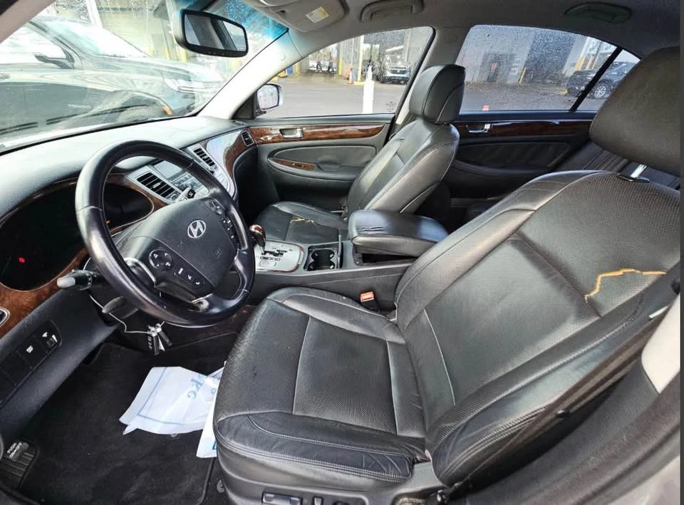 2011 Hyundai Genesis - Image 6 of 7