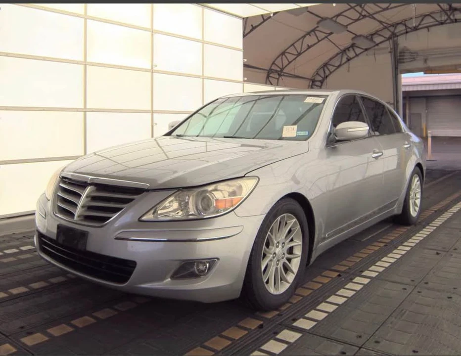 2011 Hyundai Genesis - Image 4 of 7