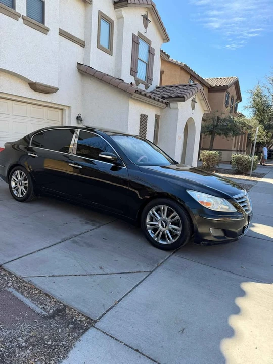 2011 Hyundai Genesis - Image 19 of 20