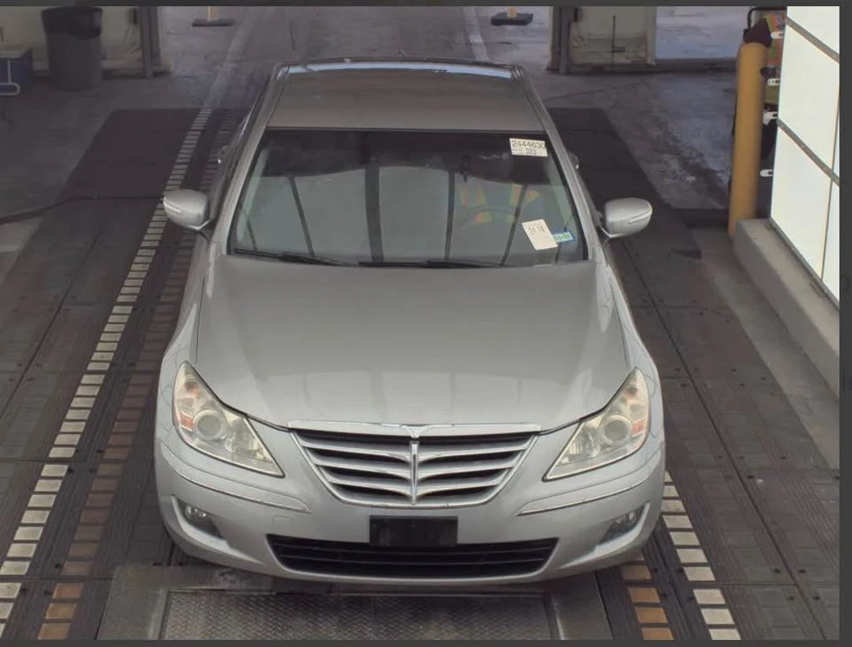2011 Hyundai Genesis - Image 3 of 7