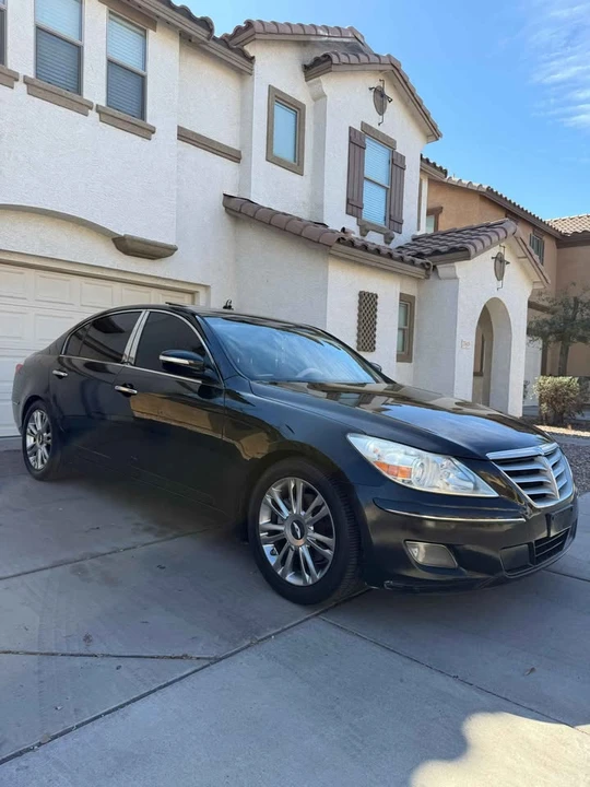 2011 Hyundai Genesis - Image 16 of 20