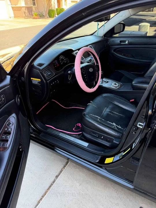 2011 Hyundai Genesis - Image 8 of 20