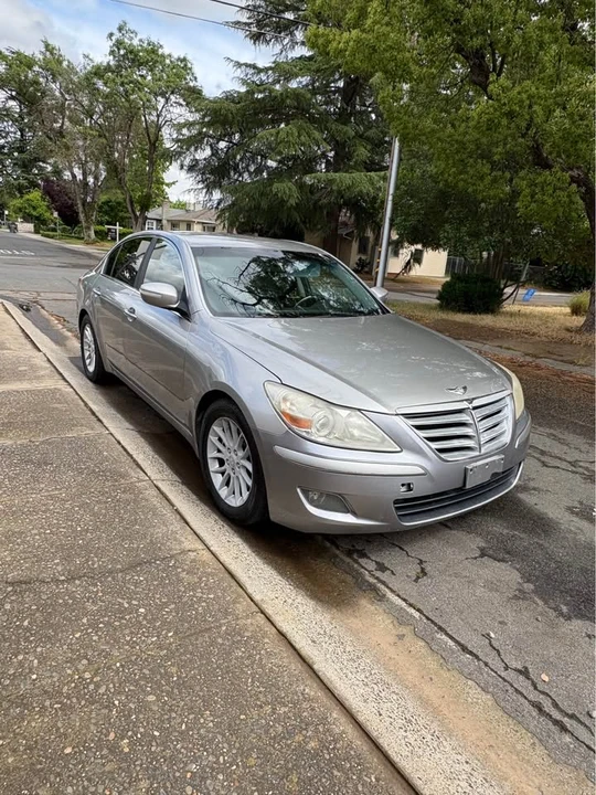 2011 Hyundai Genesis - Image 7 of 14