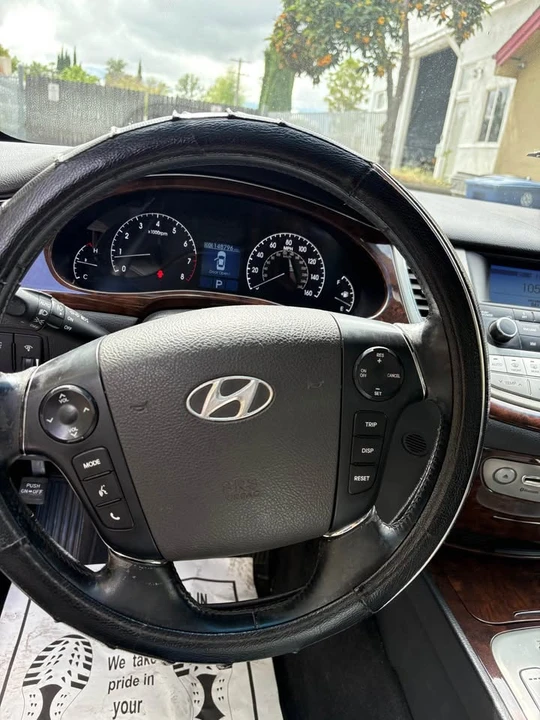 2011 Hyundai Genesis - Image 13 of 14