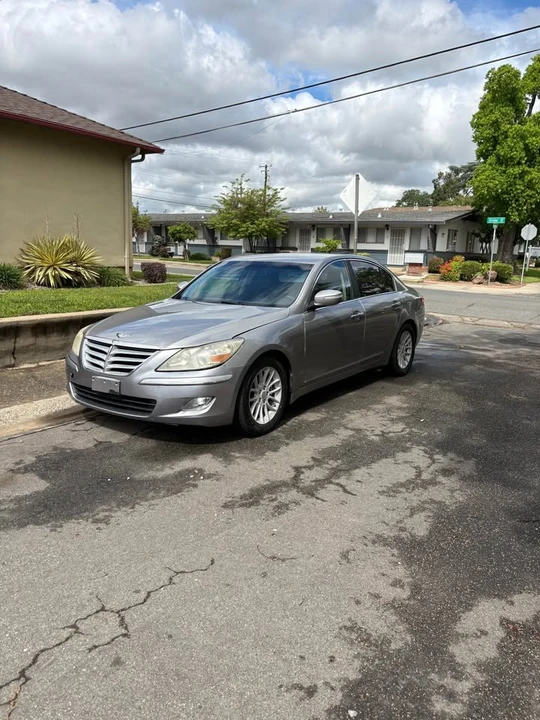 2011 Hyundai Genesis - Image 2 of 14