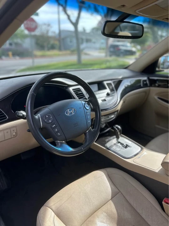 2011 Hyundai Genesis - Image 6 of 13