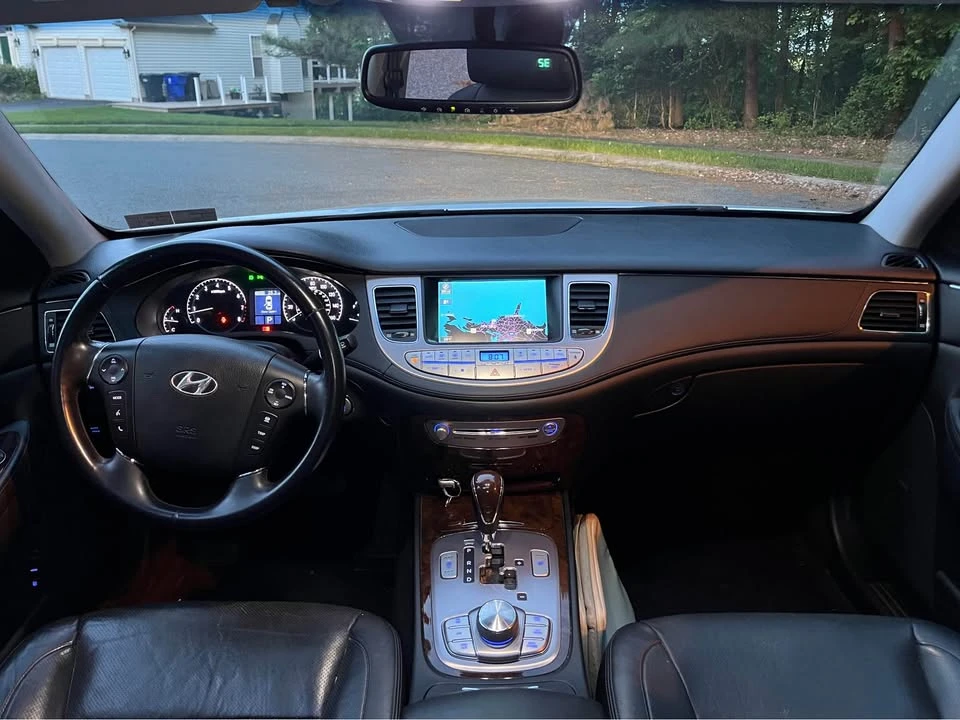 2011 Hyundai Genesis - Image 11 of 14