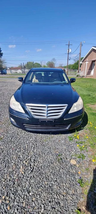 2011 Hyundai Genesis - Image 2 of 12