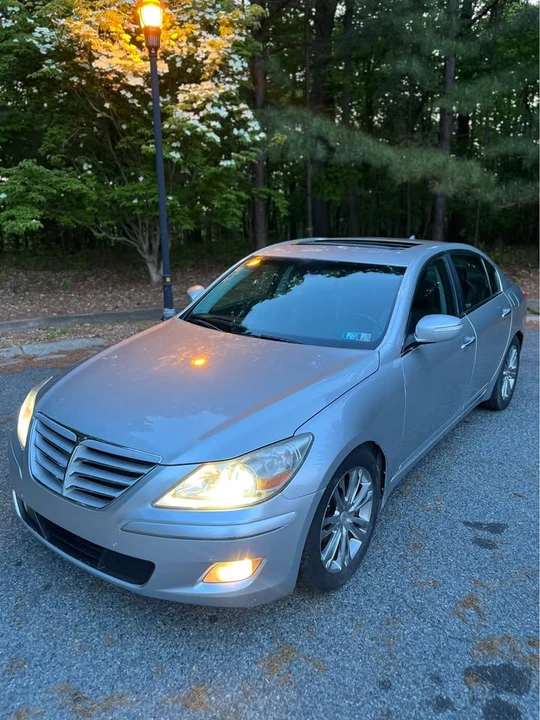 2011 Hyundai Genesis - Image 3 of 14