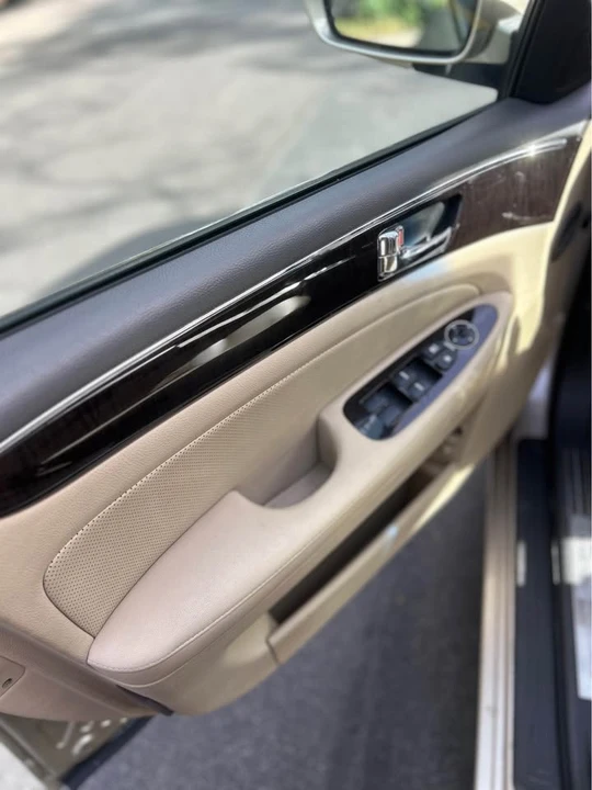 2011 Hyundai Genesis - Image 12 of 13
