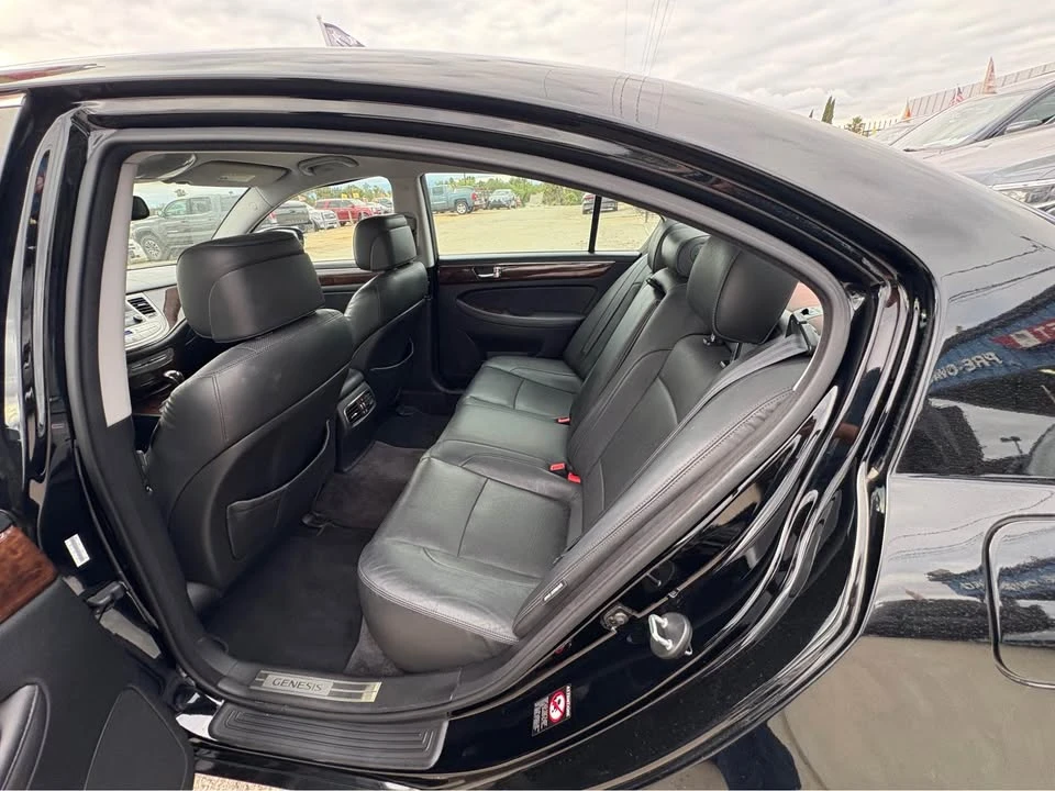 2011 Hyundai Genesis - Image 10 of 16