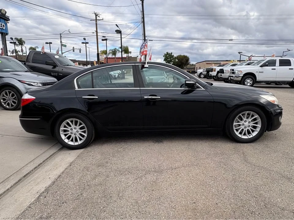2011 Hyundai Genesis - Image 5 of 16