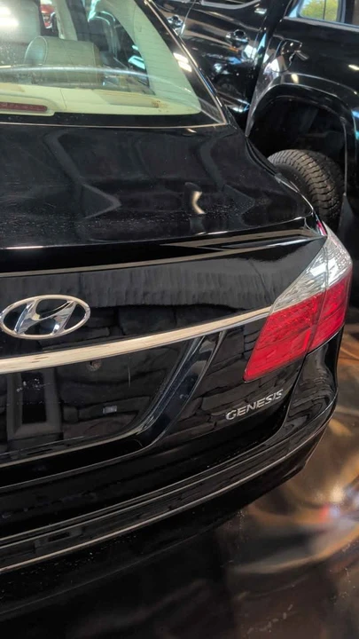 2011 Hyundai Genesis - Image 8 of 12