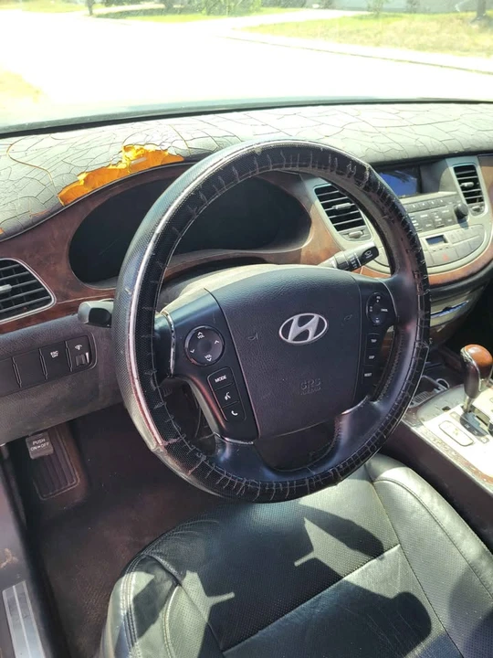 2011 Hyundai Genesis - Image 5 of 9