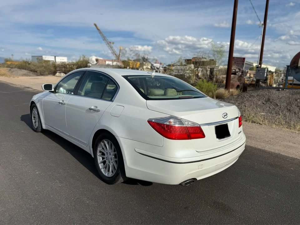 2011 Hyundai Genesis - Image 7 of 14