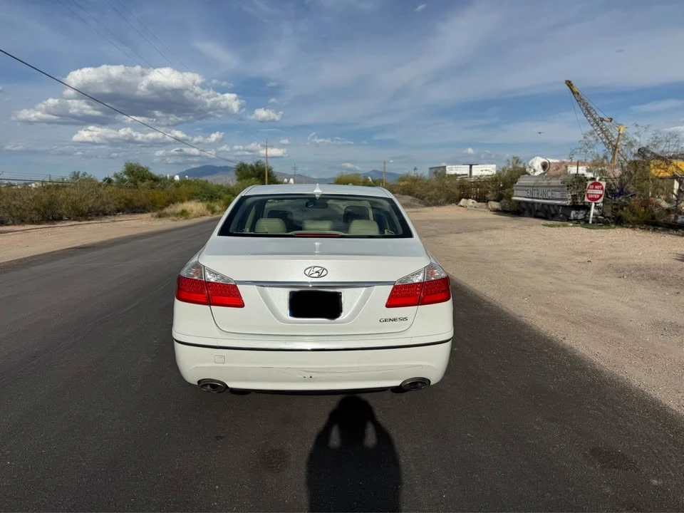 2011 Hyundai Genesis - Image 6 of 14