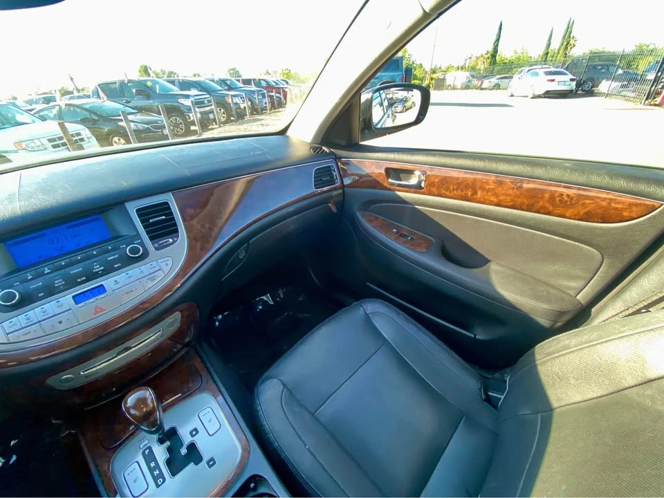 2011 Hyundai Genesis - Image 6 of 15
