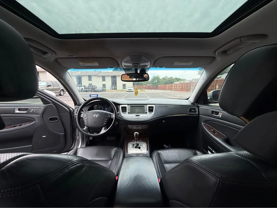 2011 Hyundai Genesis - Image 11 of 11