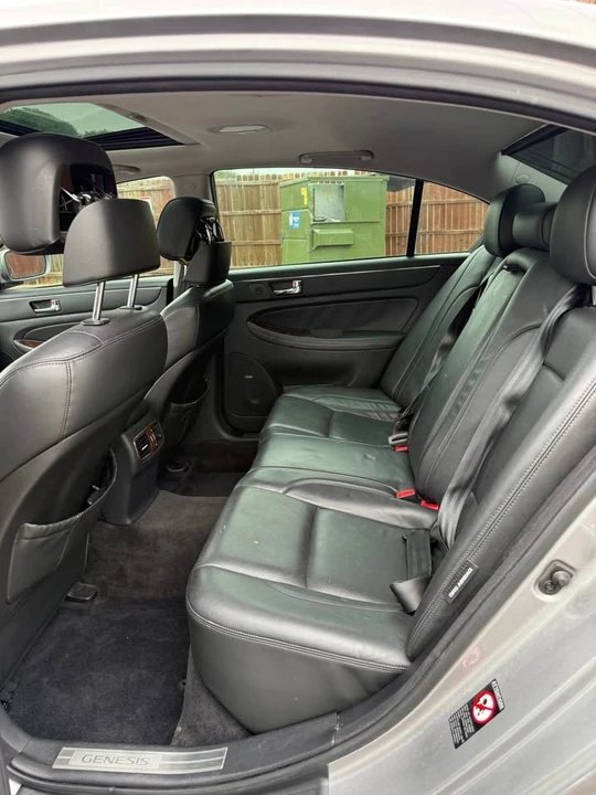 2011 Hyundai Genesis - Image 10 of 11