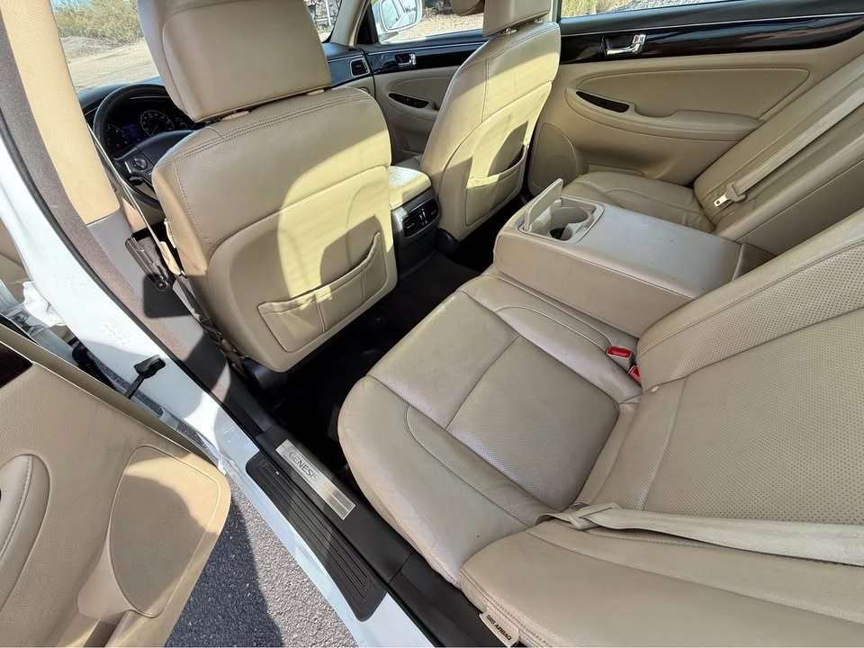 2011 Hyundai Genesis - Image 10 of 14